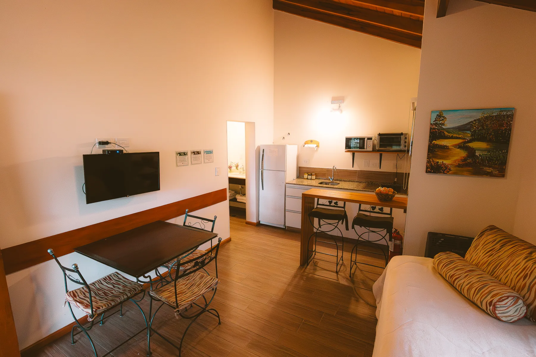 cabaña-butia-higuera-cocina-comedor