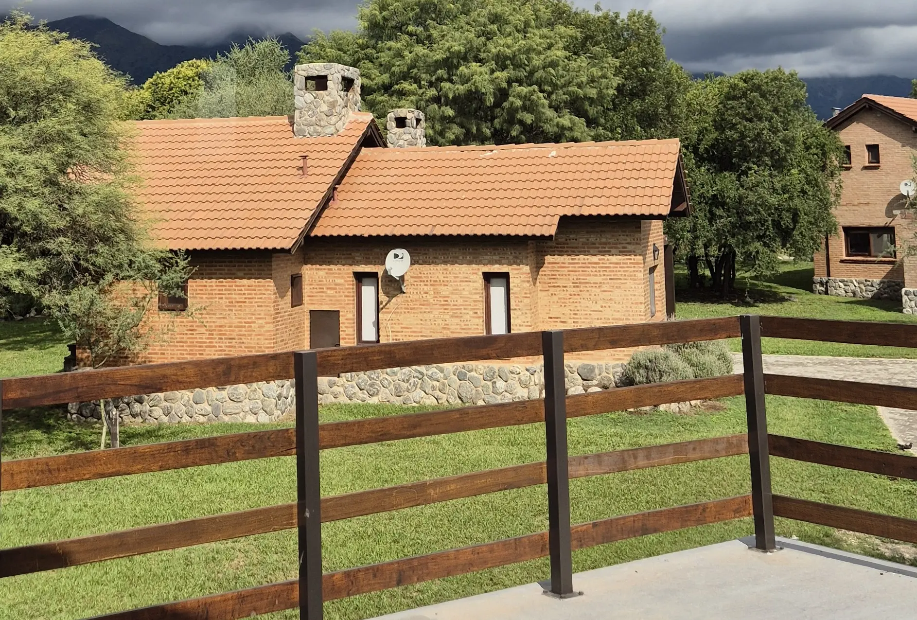 Terraza con vista a las sierras