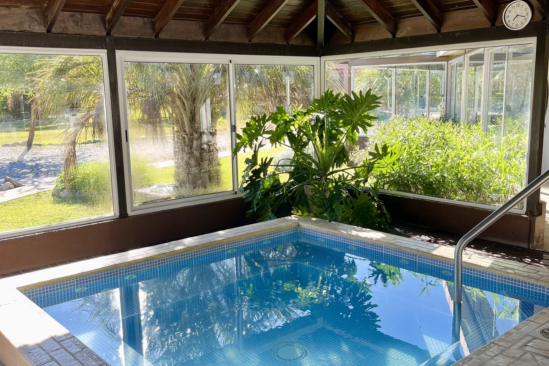 la-quinta-resort-jacuzzi
