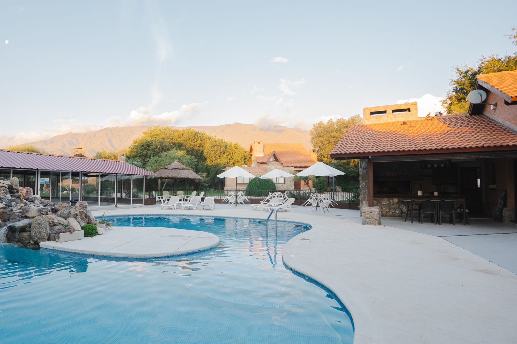 Piscina con vista a las sierras en Merlo, San Luis