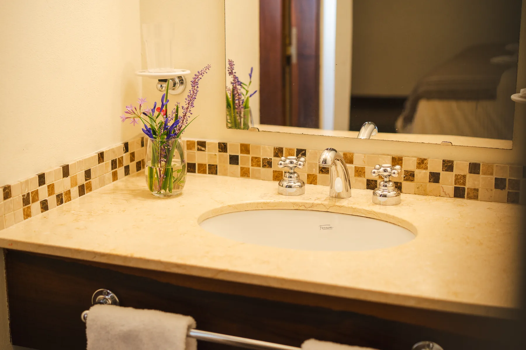 Antebaño cabaña Mora - La Quinta Resort