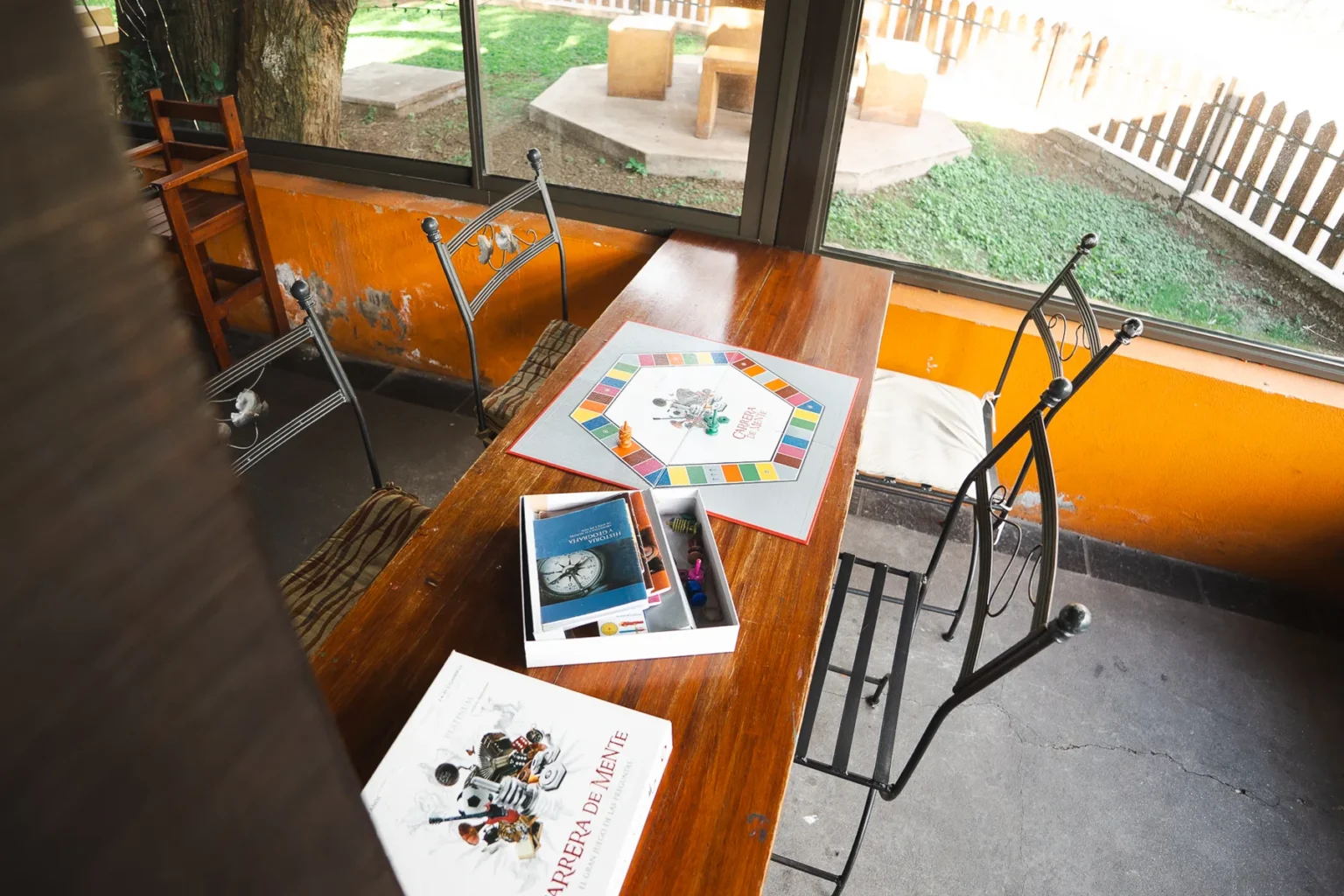 Complejo de cabañas con sala de juegos