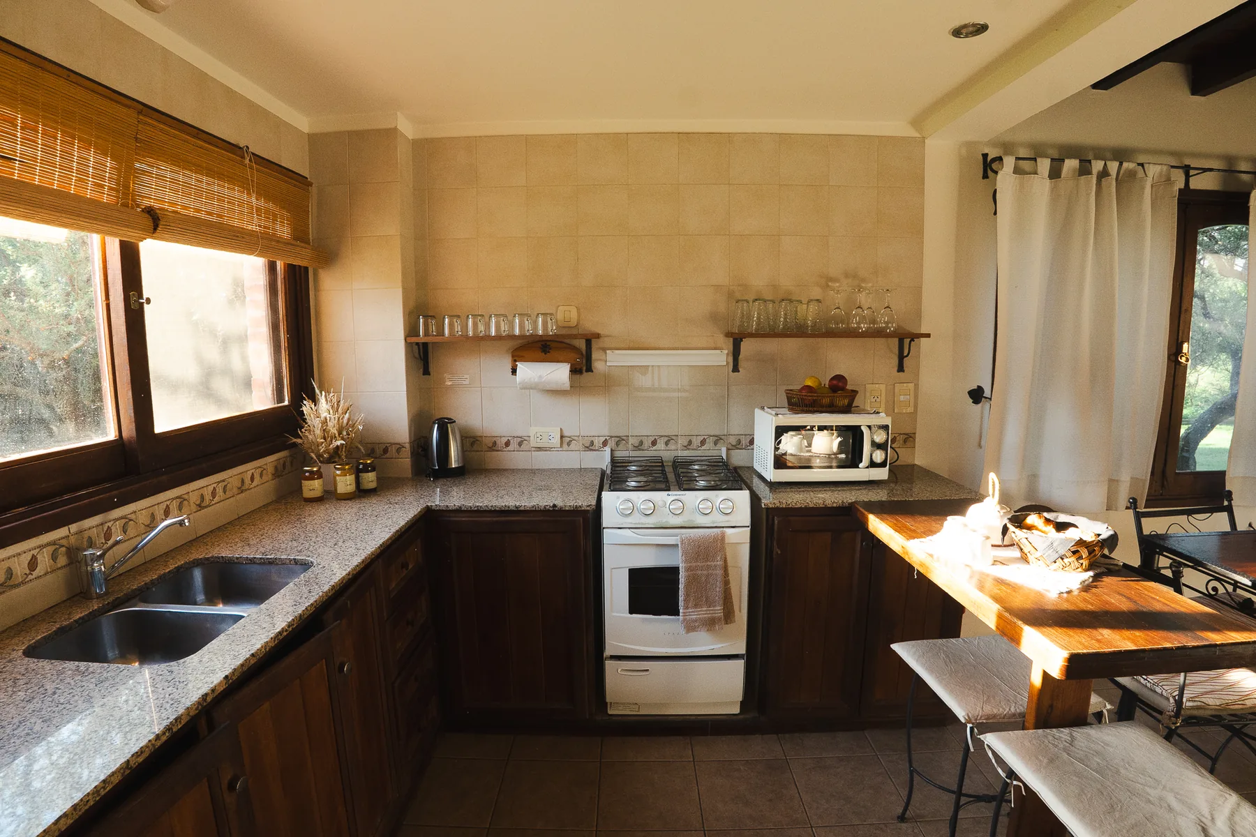 Hermosa cocina de cabaña Cassis en La Quinta Resort