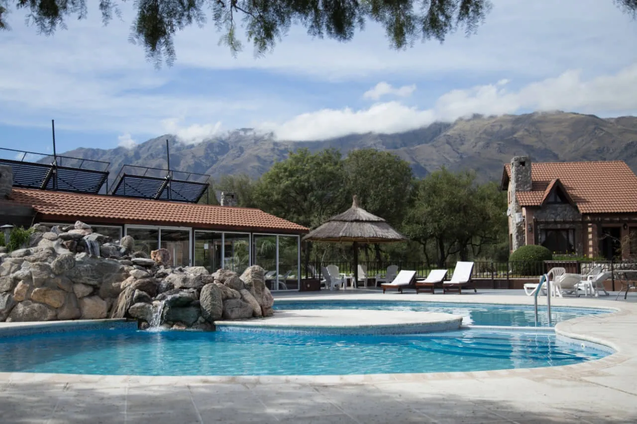 Cabañas con piscina climatizada en Merlo, San Luis